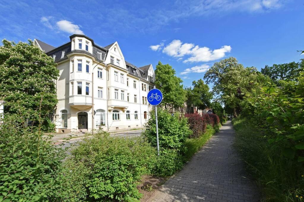 Stylish City Apartment In Zwickau Exterior photo